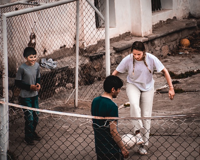 轻松超越前任！曼联欧联首胜，范尼追平滕哈格近2季的欧战总胜场.